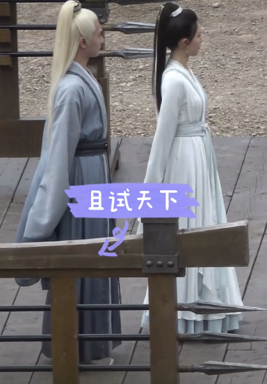 |《且试天下》杨洋白发路透曝光，头套有点紧吧，为救女主散尽功力