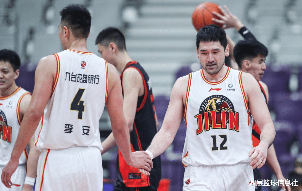 意甲|20分大胜！锁定联赛第10，北京队注意了，季后赛不一定能过首轮