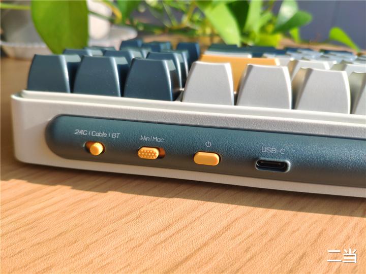 机械键盘|三模无缝切换、RGB炫彩背光——米物Z870机械键盘体验