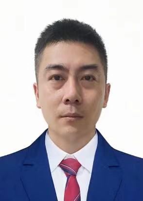 雕刻|瑞丽玉文化研究会会长梁焕银，心有猛虎，细雕翡翠