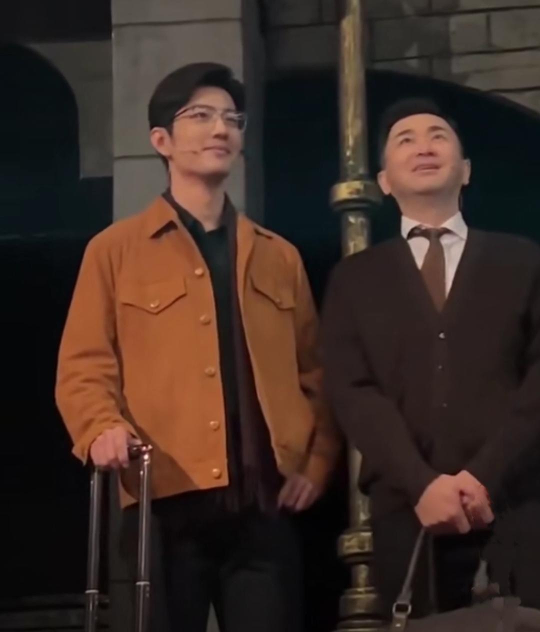 肖战|肖战如梦之梦中场休息状态好，大方请工作人员喝奶茶，跨年去哪里