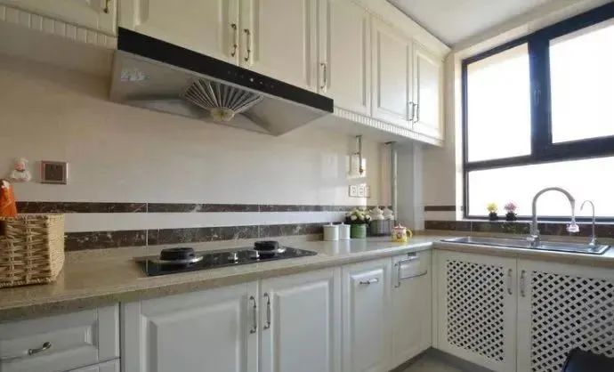 110平两室新房，朋友看到客厅眼睛都亮了，直夸温馨有品位！