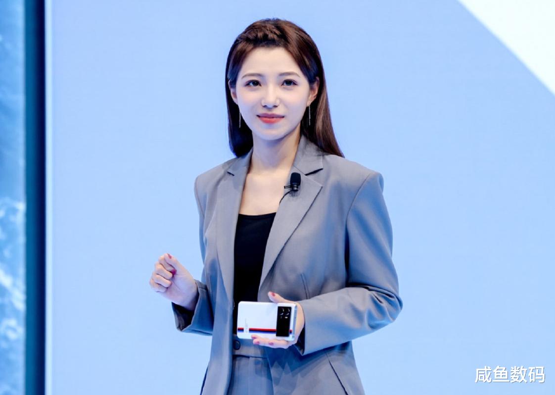 飞利浦·斯塔克|流量密码？国内手机厂商新战场，女产品经理竞赛级比美