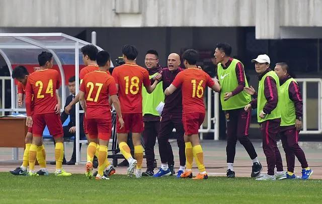 中超|杨旭再发难，李铁被认可，日媒乐观，中超毁根基，国奥超级强