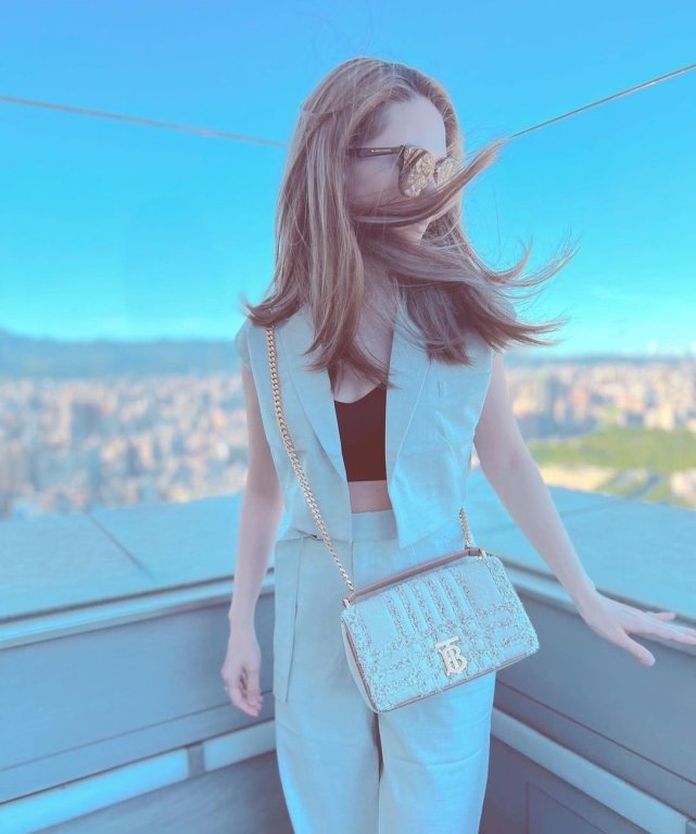 昆凌|昆凌产后积极瘦身,4个月恢复少女状态,亲吐14字曝第4胎的可能性