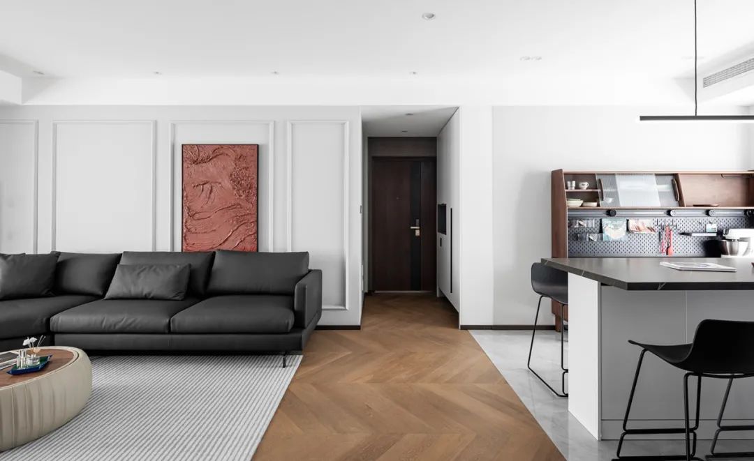 靠留白+开放式：这个140m2通透又温馨的极简家，好舒服！