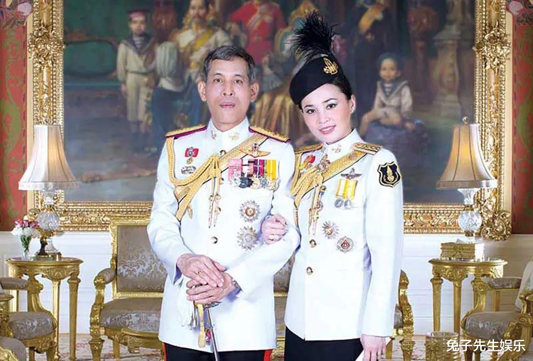 苏提达|苏提达初识泰王时好美，“桃心脸”嫩得掐出水，眼珠一转灵气十足