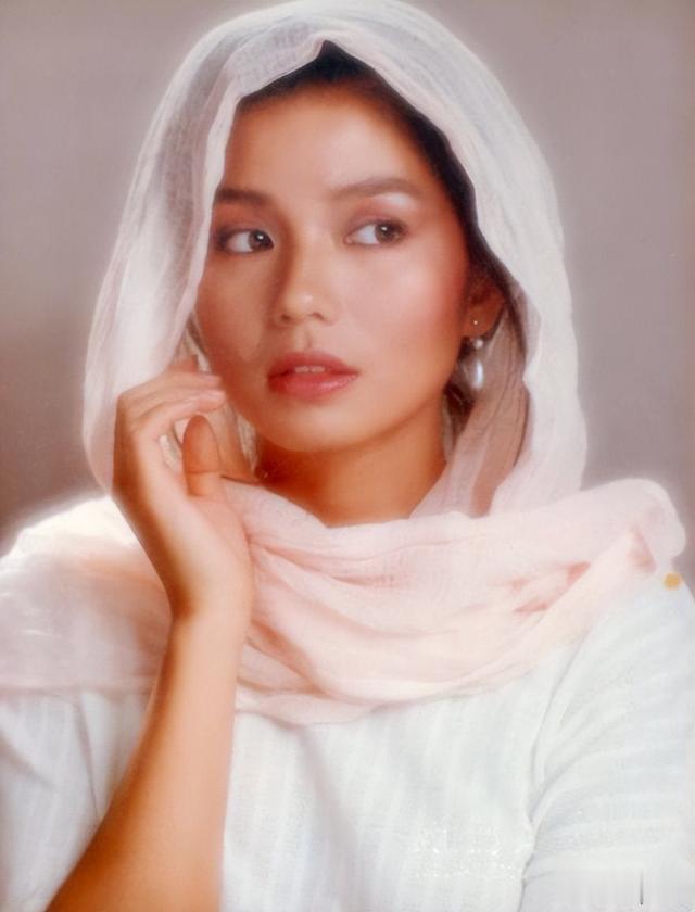 钟楚红|15年过去了,那个对丈夫说永不再嫁的钟楚红,履行承诺了吗