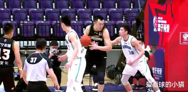 辽宁男篮|终于赢了！辽宁复仇青岛继伟振臂怒吼 郭少16+没打够 福格脱胎换骨