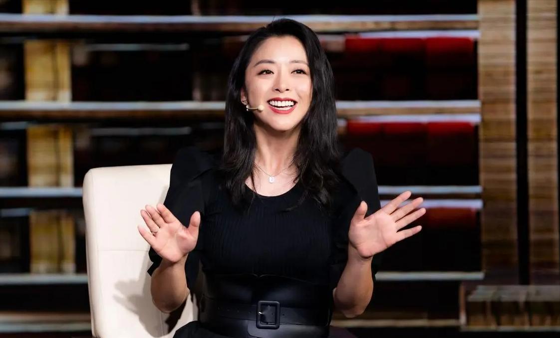 大张伟|大张伟:拒绝黄小蕾只宠胖媳妇,坚持和队友55分账,活成人间清醒