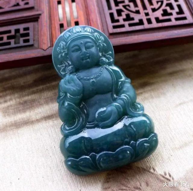 七十二变|危料翡翠和蓝水翡翠很是相似，你是如何区别的？
