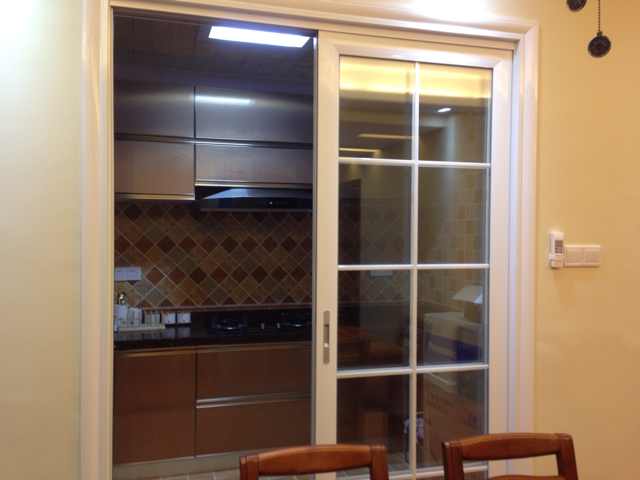 亲戚新家高端大气上档次,尤其是阳台安装的防盗窗,简直完美!