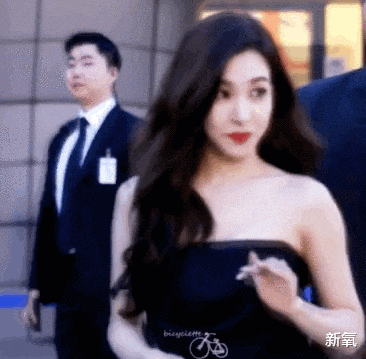 杨幂|为什么只有杨幂可以靠美眼弥补其它硬伤,长红20年仍屹立不败?