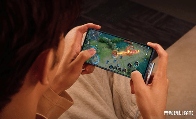 手机游戏|新定位、新体验!全新骁龙8 +OLED柔性直屏,价格是否满意?