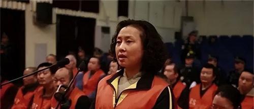 案例 重庆一家5口全是重刑犯，把女性关在铁笼里，强迫她们卖自己