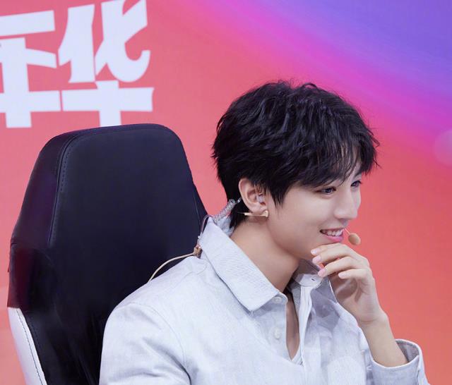 王俊凯|刘信达质问王俊凯带头打游戏：玩物丧志，不怕带坏青少年粉丝？