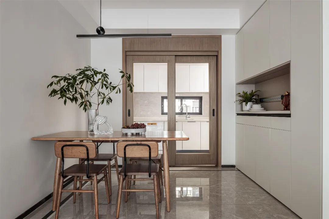 50岁阿姨装修养老房,温婉雅致的原木风,承载自由安逸的独居生活