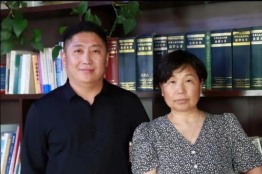 律师|郭威父亲节跟姚爸去养老院慰问?田静给出真相,律师将在开封大战