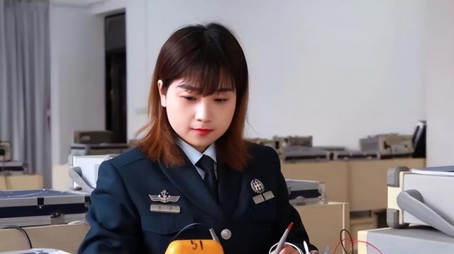 文职|军队文职招录陷入窘境，高待遇下还有6000多岗位空缺，这是咋了