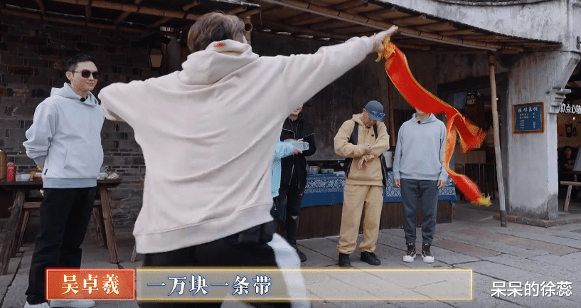 潘玮柏|爱吃男孩最好命!42岁潘玮柏的“傻气”,让《大湾仔的夜》封神