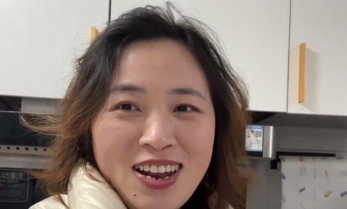 小娜突遇车祸,卷毛哥第一时间从泉州到许昌,确实是真爱!