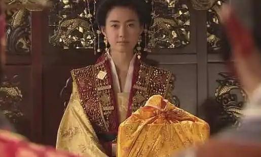 李枖原|李枖原:凭借着德曼公主一夜成名,成为了韩国最清纯的女神。