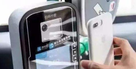 刷脸支付|3D面具能破解人脸支付？用马云照片操作后，屏幕弹出“4个大字”