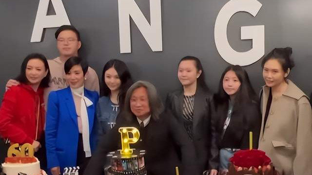 陈可辛|邱淑贞一家合体现身，大女儿紧靠干爹画面温馨，曾华倩携儿子陪同