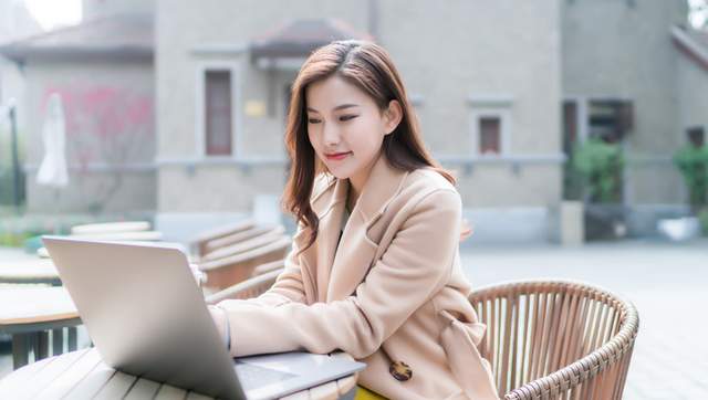 春招|职场女性为何这么拼?不敢嫁,不敢生