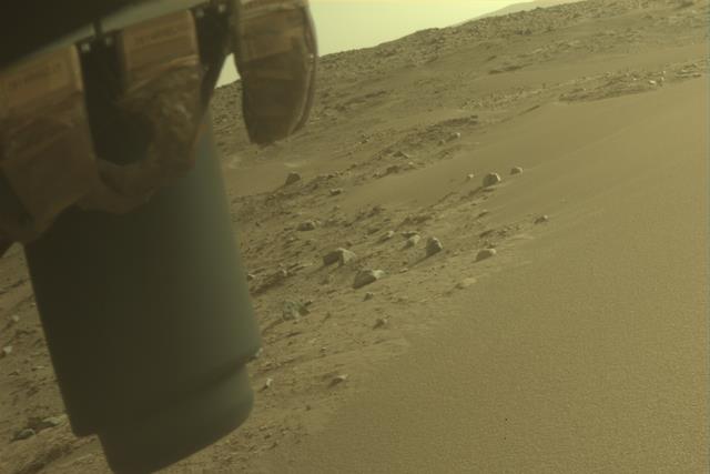 美国宇航局毅力号火星探测器成功收集了两份火星表土样本