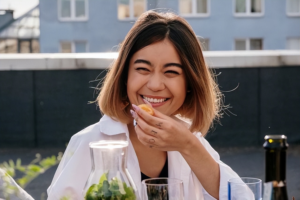 星座女|职场社交力法则第一条：欲获人心，必先正己