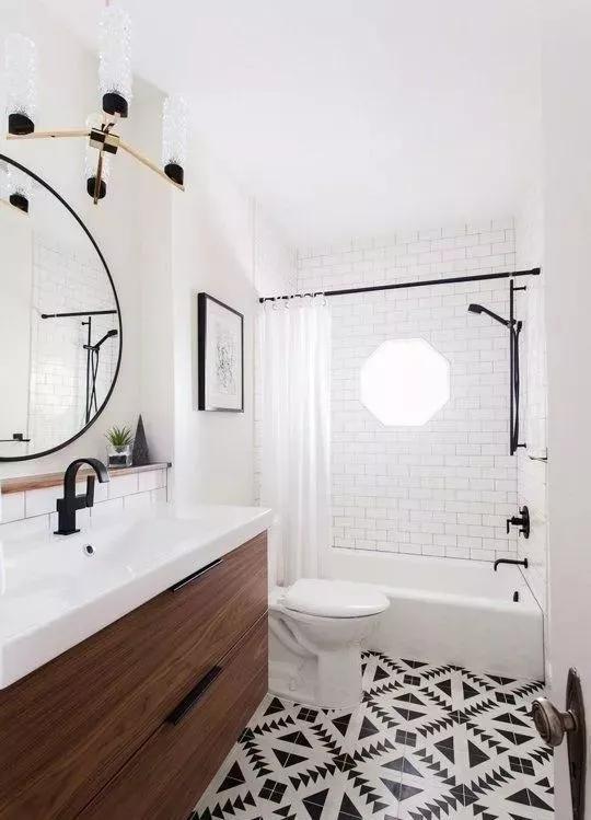 卫生间再小也要装个浴缸,知道的人可能真不多