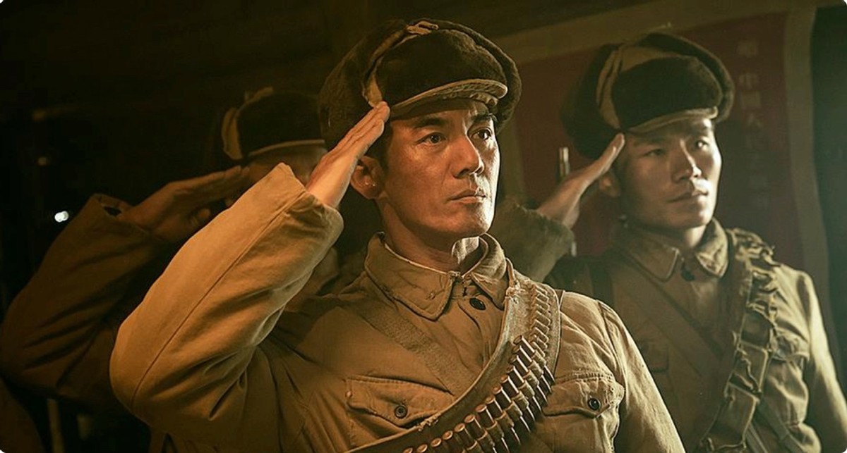 狙击英雄|仅播1天榜单第一，《狙击英雄》成战争片黑马，任天野不该被埋没