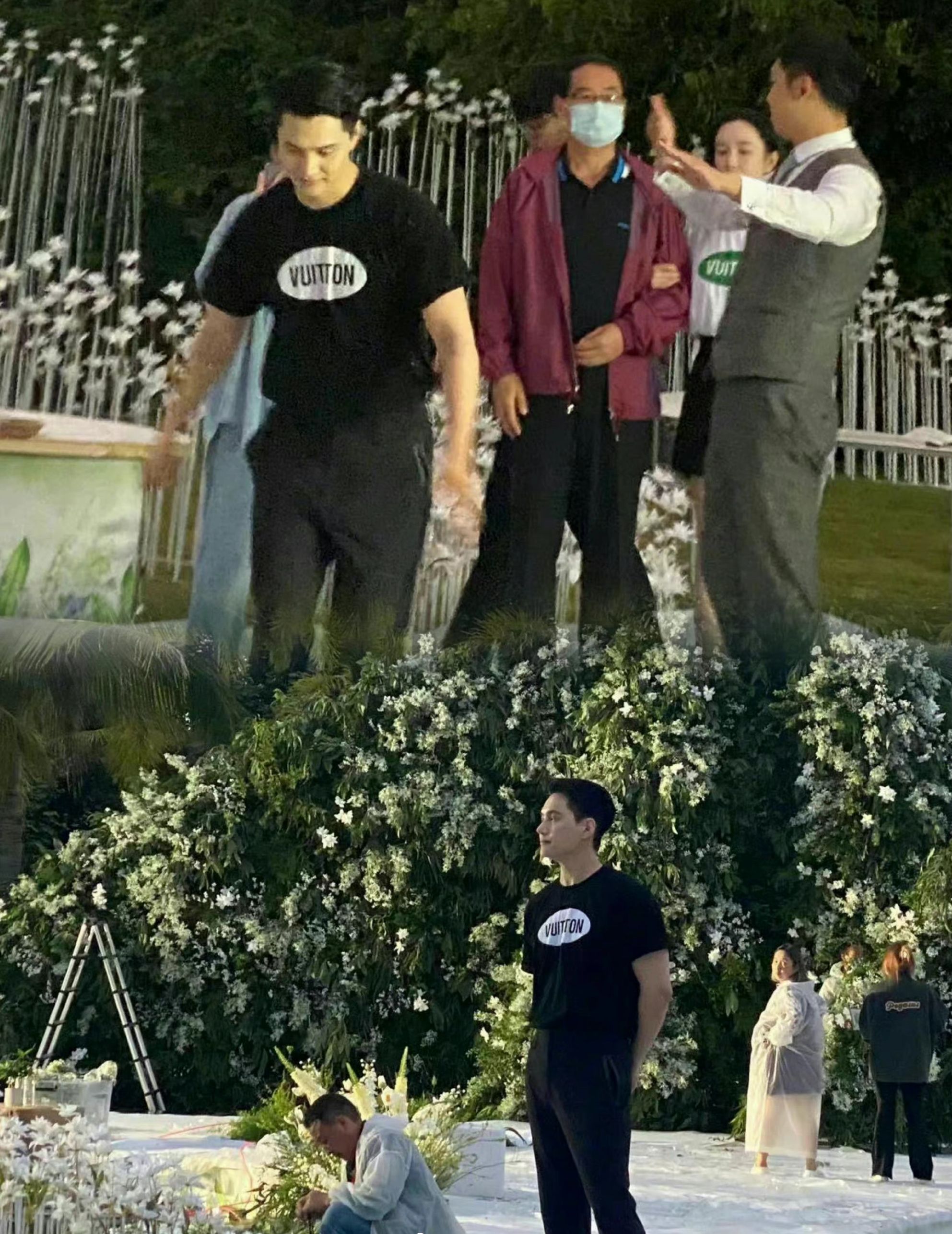 张檬|张檬金恩圣将举办婚礼,女方挽着父亲正在彩排,新郎的眼神好深情