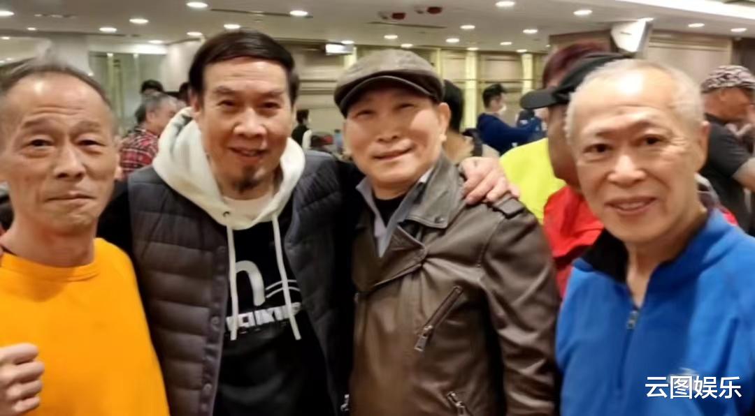 杨迪|上百位香港动作演员聚会,包餐厅吃饭舞狮太热闹,不见成龙洪金宝