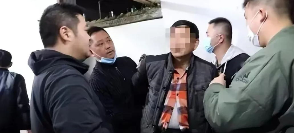男子杀好友霸房产还与死者签合同,为了得拆迁款伪造合同,被发现