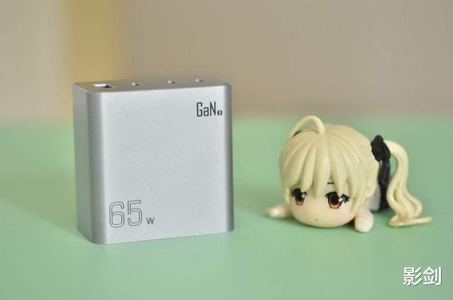 壁紙|居家好物：努比亞新款四口65W氮氣鎵充電套裝實測，溫控好、安全性高