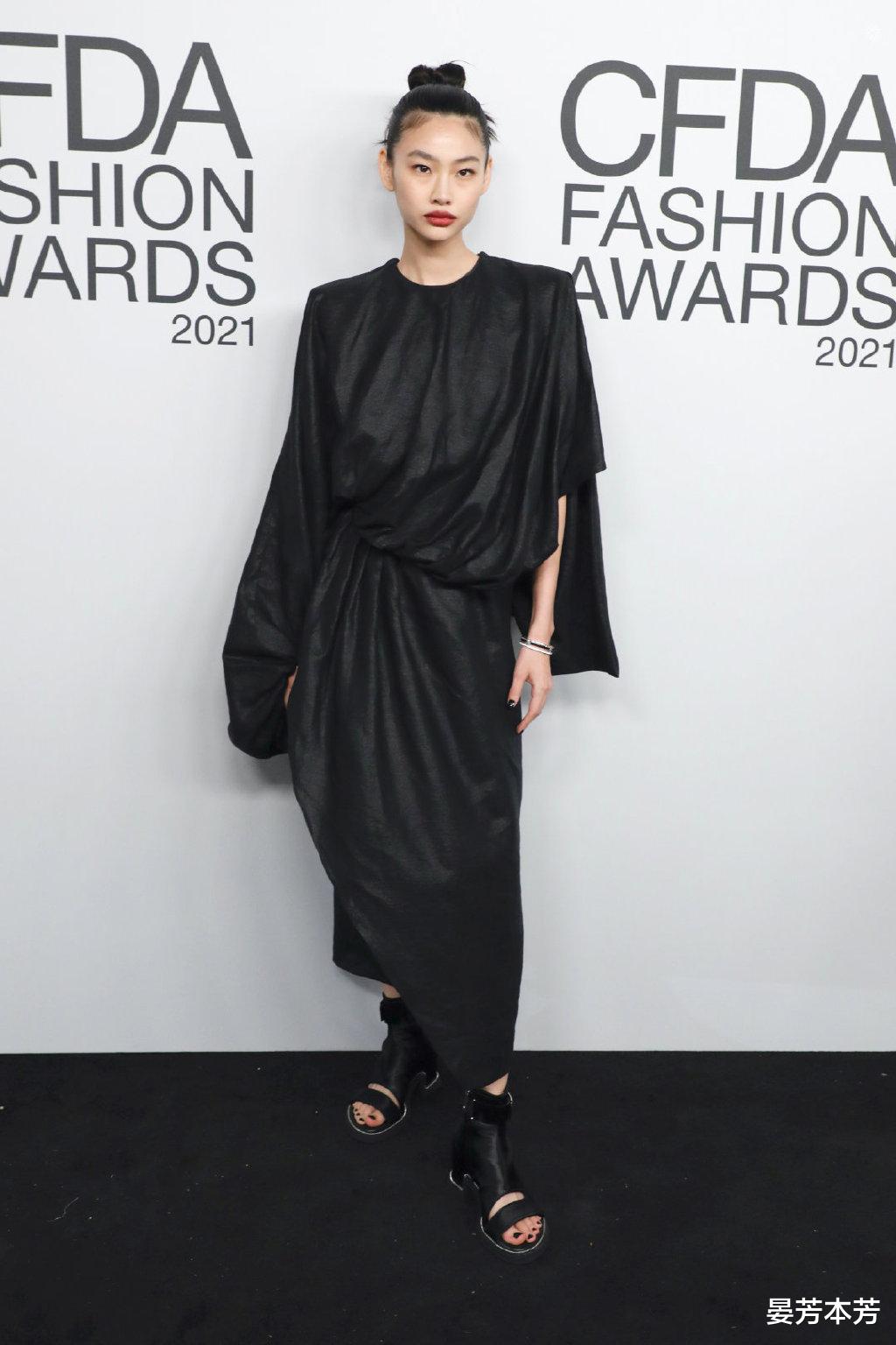 Vogue|打破东亚人历史登上美国《VOGUE》封面，全面开挂的她凭什么？