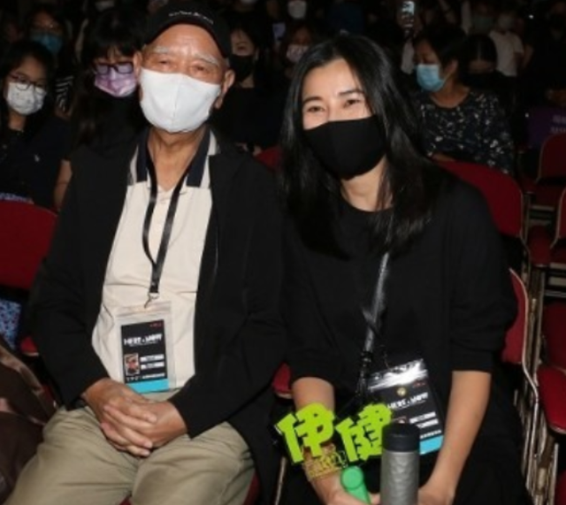 郑伊健|郑伊健开演唱会，舒淇携老公冯德伦现身支持