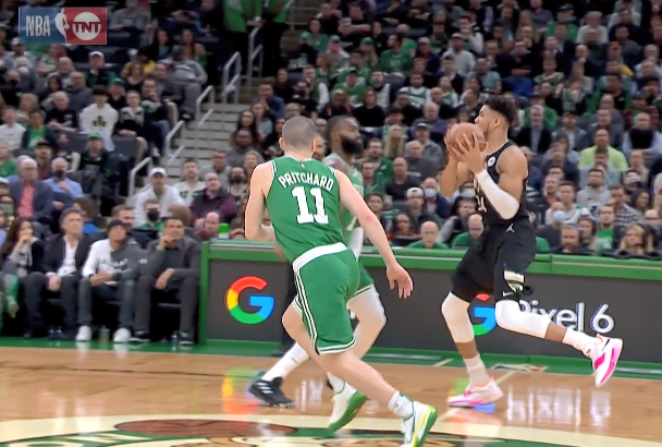 字母哥|18-3领先11分！NBA探花爆发单节17分晃倒对手，字母哥7中1只拿2分
