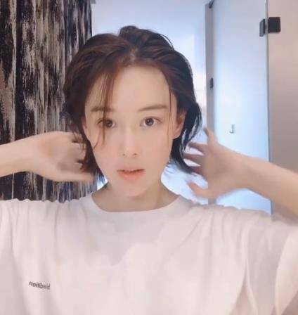 张馨予|张馨予国外街头摆摊卖画,本以为是噱头,看清成品后:范冰冰败了