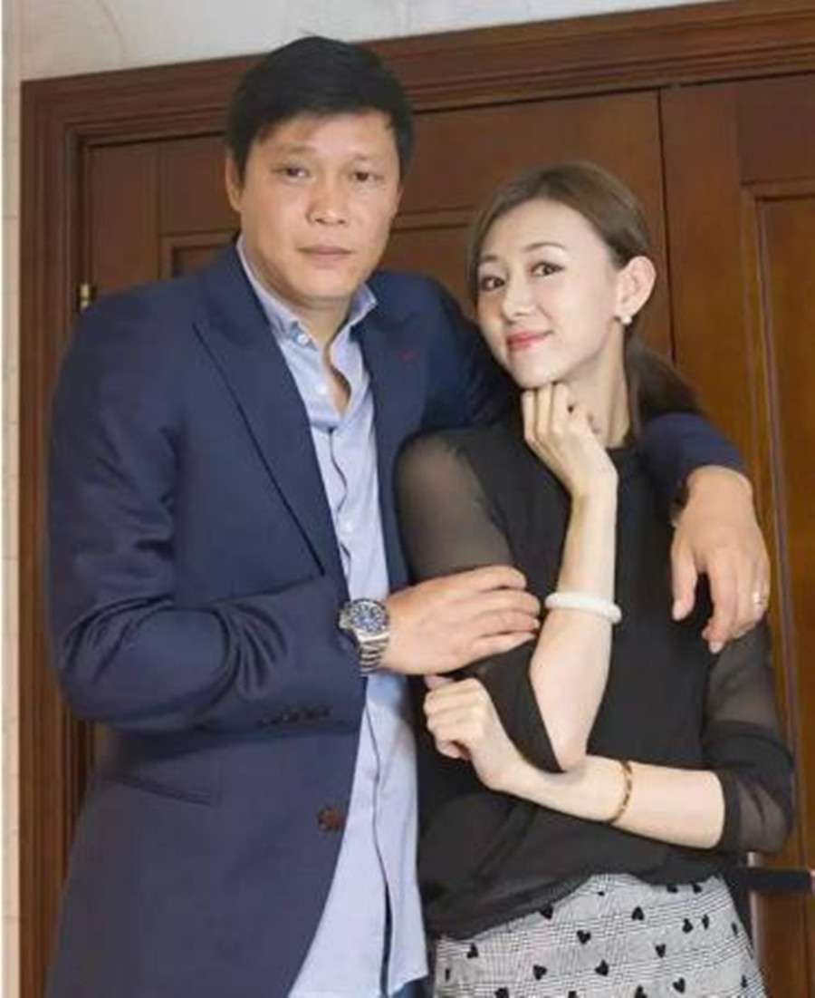 马龙|娶小17岁娇妻，17年生涯，范志毅赚到多少薪资？数字感人