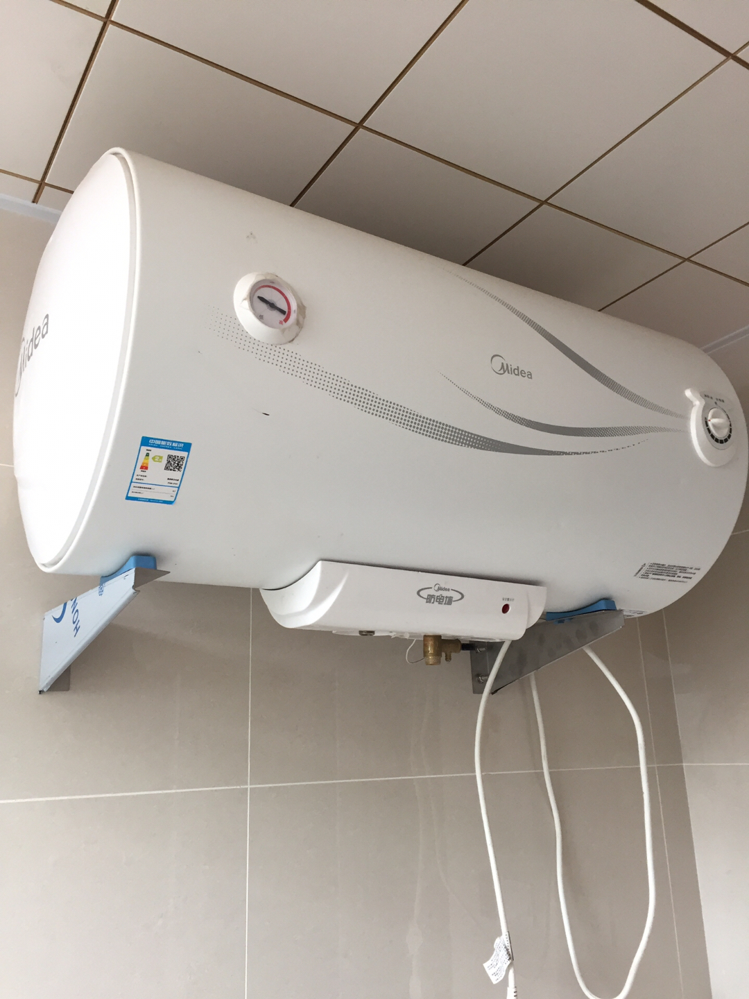 电热水器有“保命装置”,洗澡时就不用拔电源?来听师傅的真实话