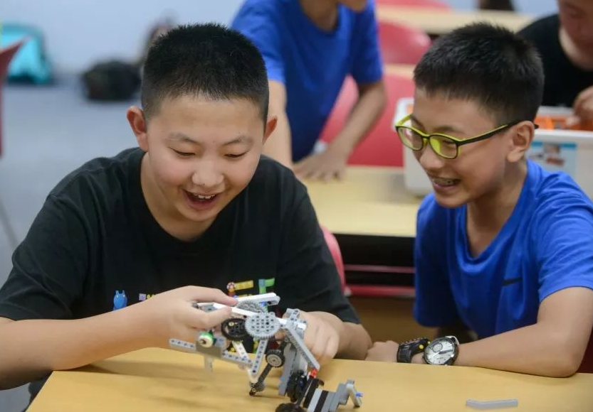 招聘|阴盛阳衰,中小学教师男女比例失调,什么因素使男生不愿做老师