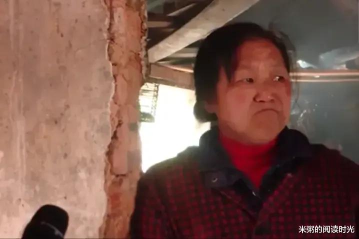 父亲赌光9套房6个车库,瘫痪后向儿子要钱继续赌,儿子:算我倒霉
