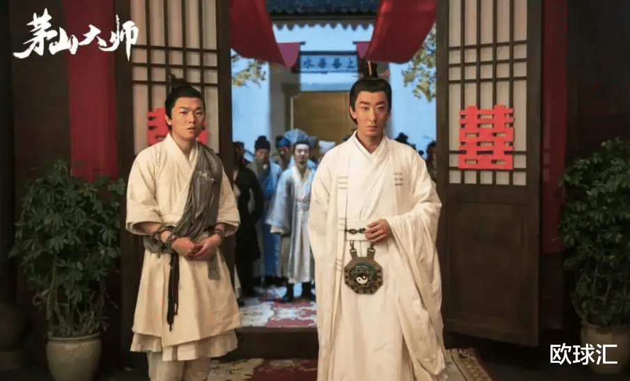 电影|52岁扮少年、膀大腰圆演少女，2022年度“最辣眼”的8部网剧