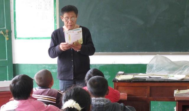 求职|乡镇在编教师情愿赔钱也要离职，背后原因很现实，考编选岗别踩坑