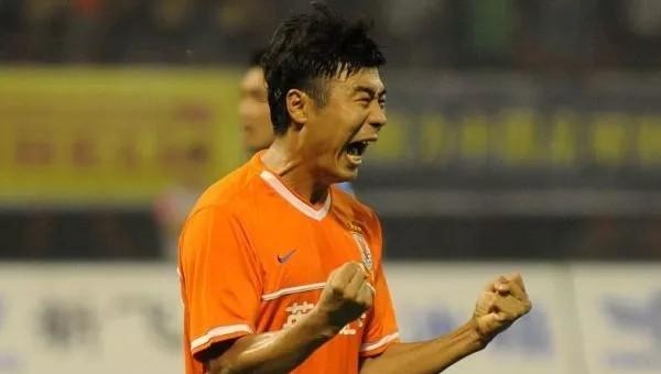 鄭智|山東魯能隊神的存在嗎？球壇上那么多記錄，一半都是它踢出來的