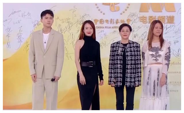 陈妍希|金鸡奖红毯尴尬多:关晓彤别扭,陈妍希发福,张梓琳“加戏”