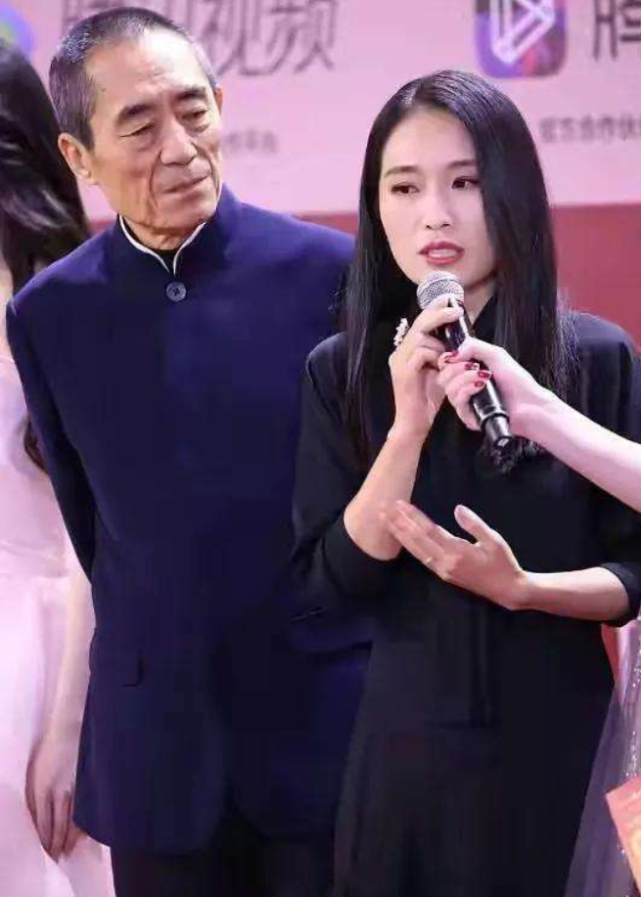 张艺谋|张艺谋：支持女儿离婚，回来吧爸养你，不能让女儿受委屈